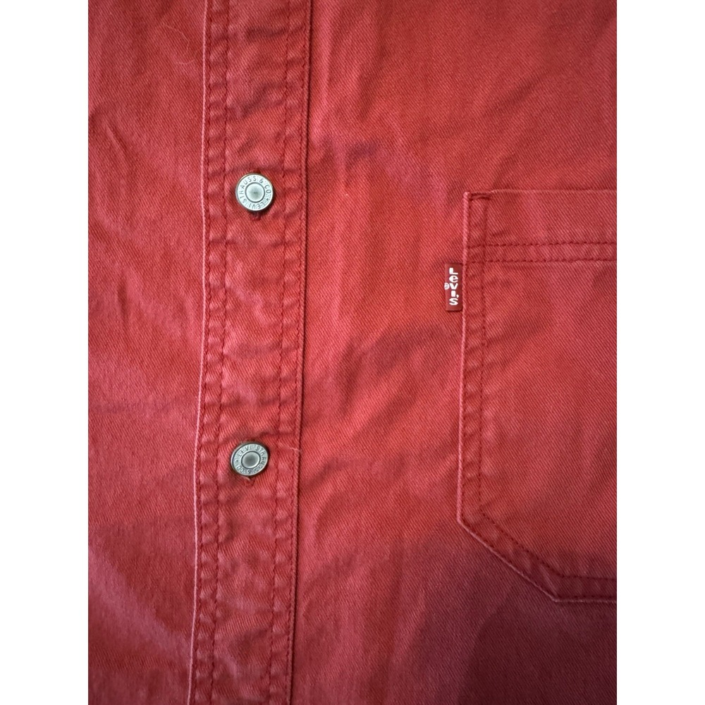 Vintage Levi's Denim Shirt Men's XL Red Loose Fit Long Sleeve Metal Buttons VTG - Picture 6 of 9